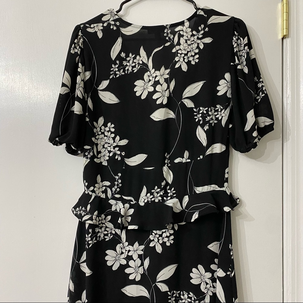 Express Floral Ruffle Waist Duster - Picture 4 of 7
